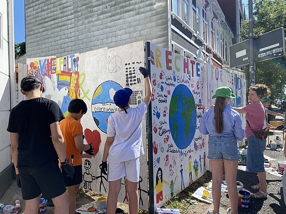 Hier sehen Sie die Gestaltung des &ouml;ffentlichen Raums durch Sch&uuml;lerinnen und Sch&uuml;ler.